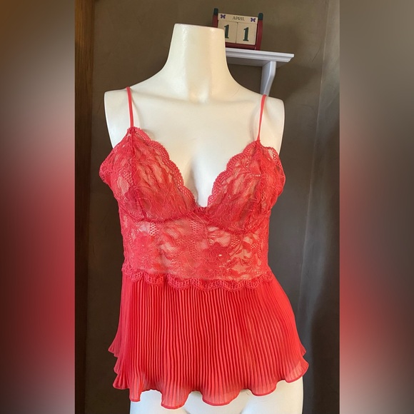 Victoria's Secret lace Cami sexy babydoll pleated hem, Size medium - Picture 1 of 11